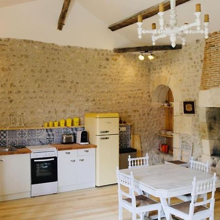 As Seen On A New Life In The Sun - Beautiful 3 Bedroom Cottage With Shared Pool Montboyer Eksteriør bilde