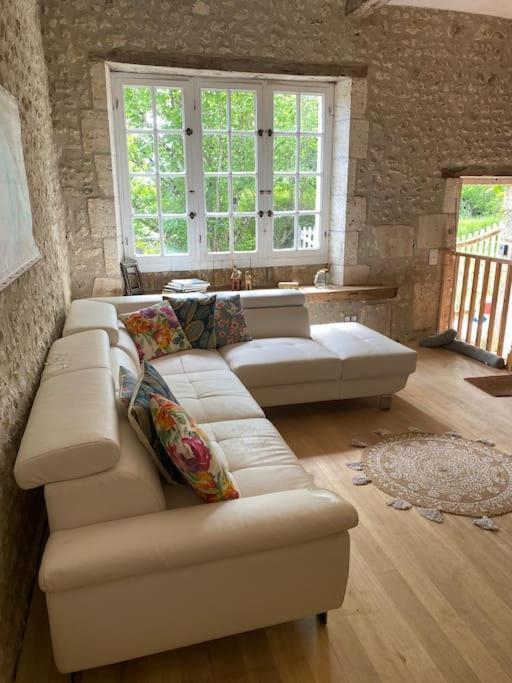 As Seen On A New Life In The Sun - Beautiful 3 Bedroom Cottage With Shared Pool Montboyer Eksteriør bilde